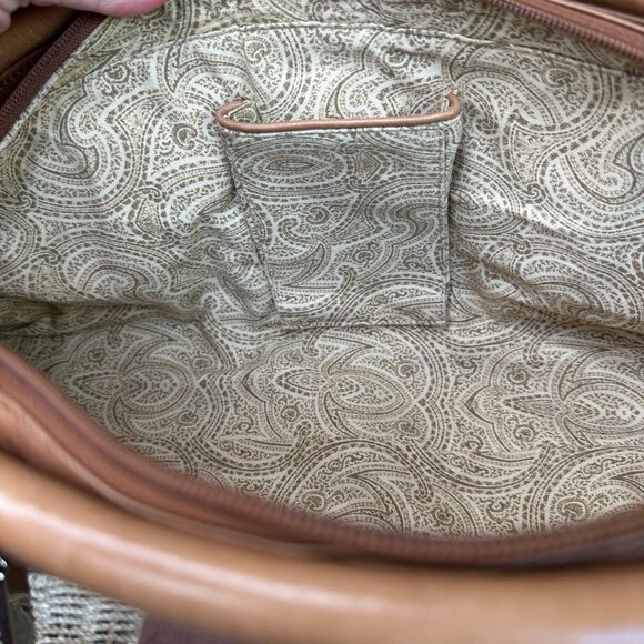 Hobo Slim Zip Top Shoulder Bag Tan - Picture 12 of 15